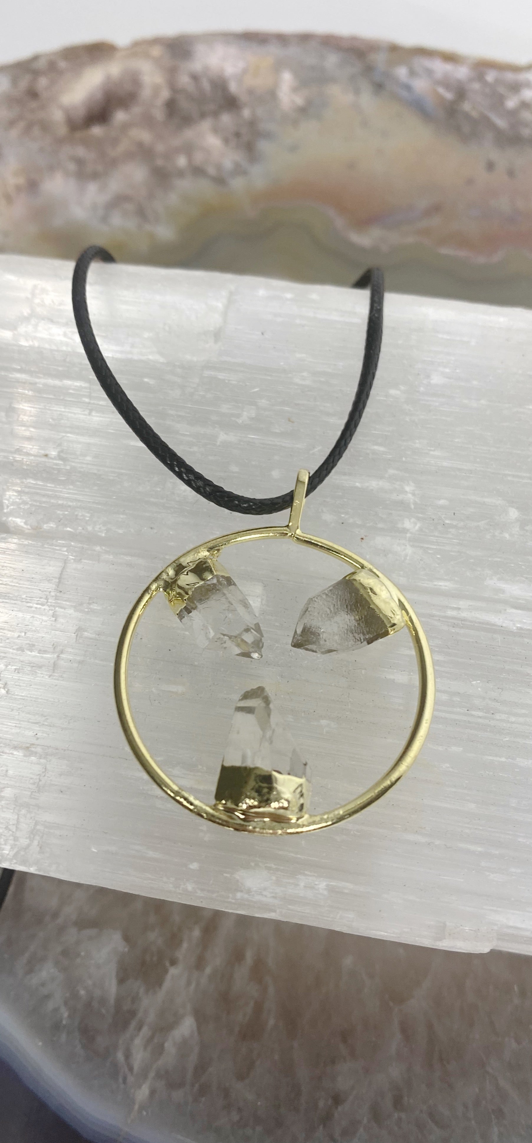 3 point Quartz necklacelaurasauraonline