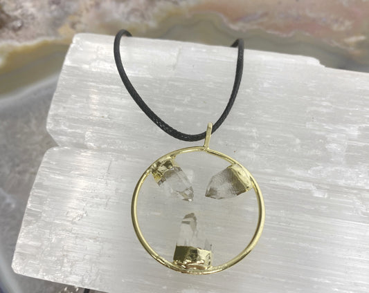 3 point Quartz necklacelaurasauraonline