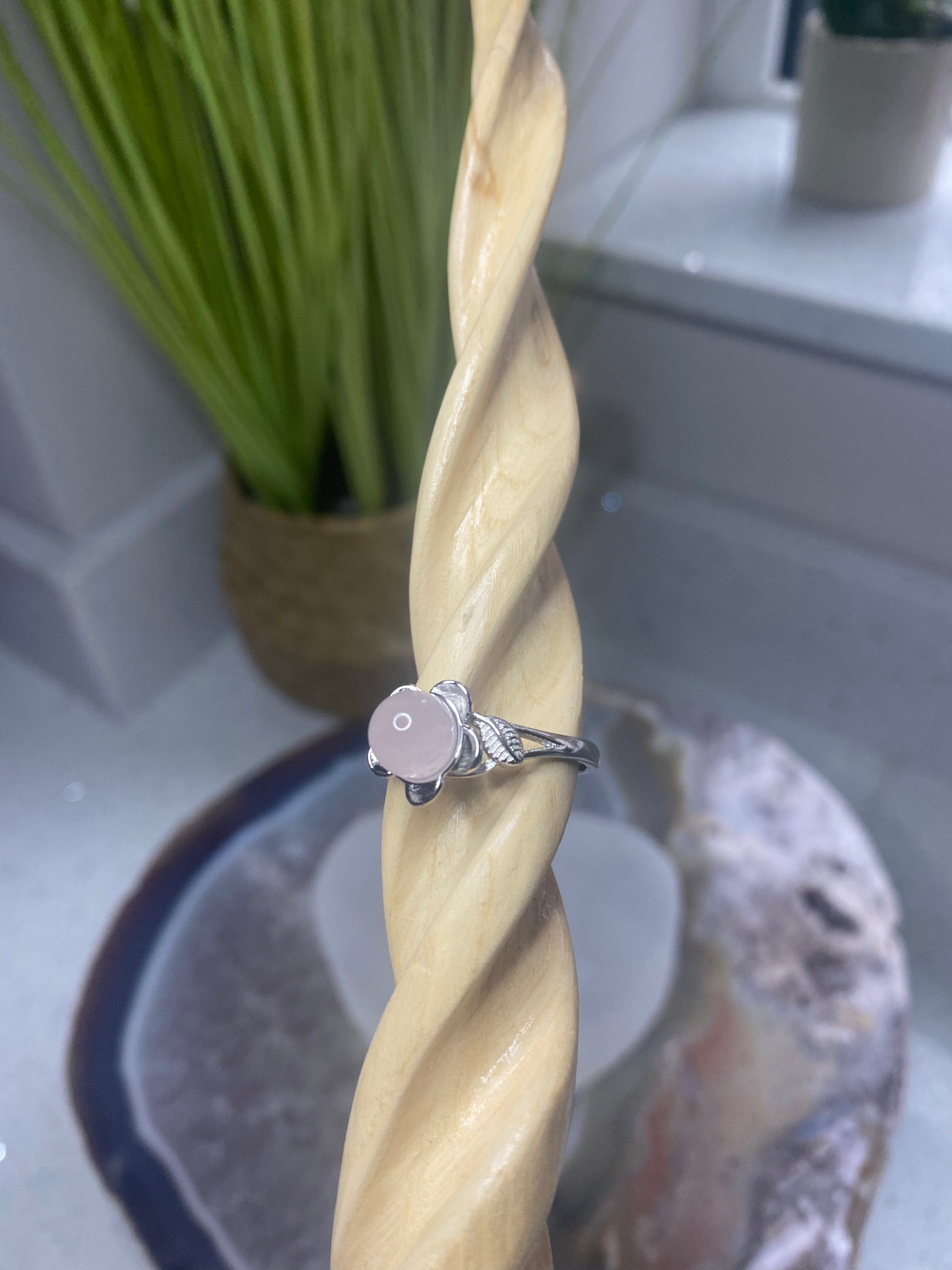 Rose quartz ring