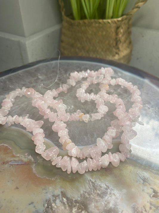 Rose quartz chip beads string