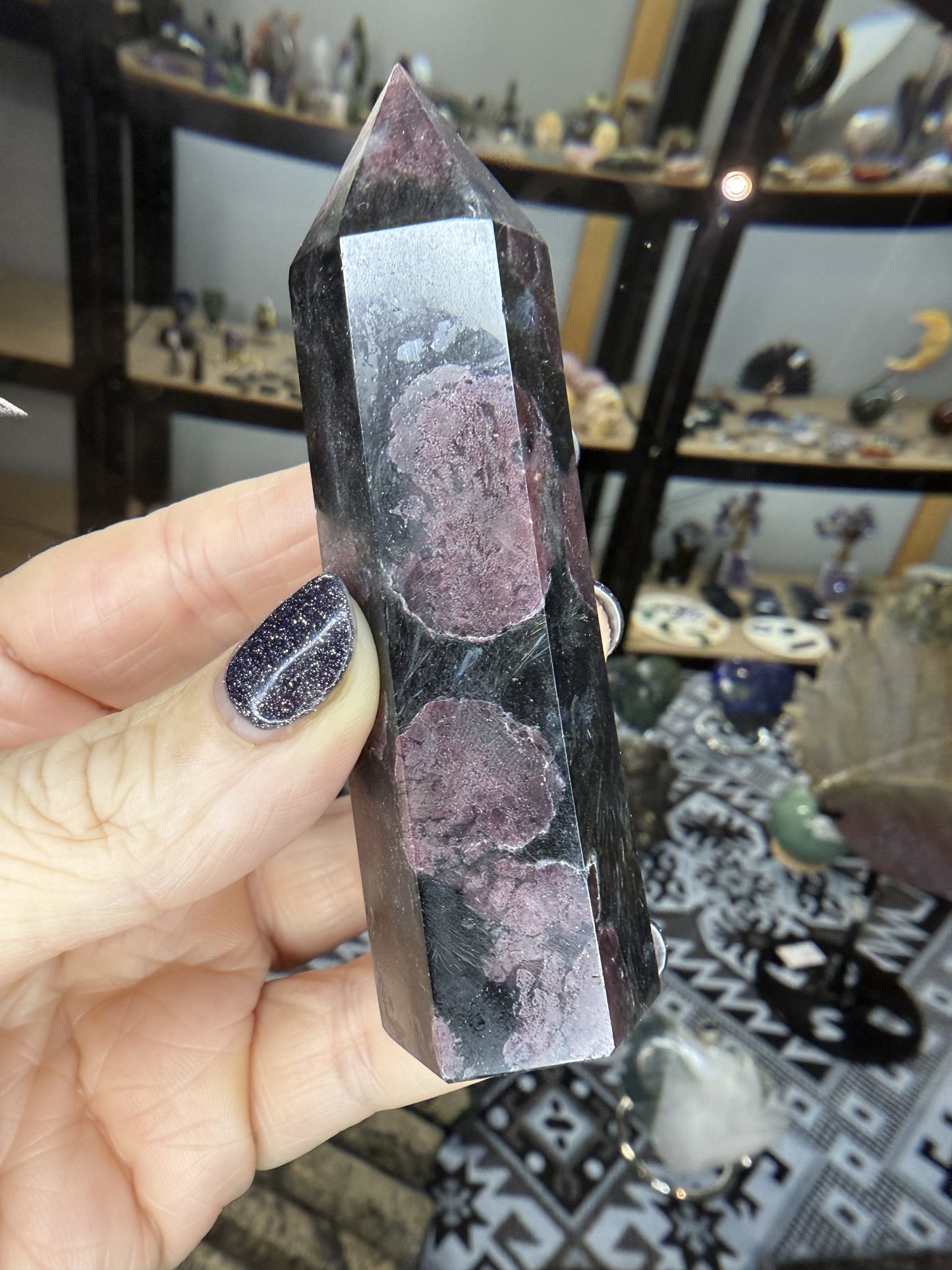 Garnet in astropholite tower